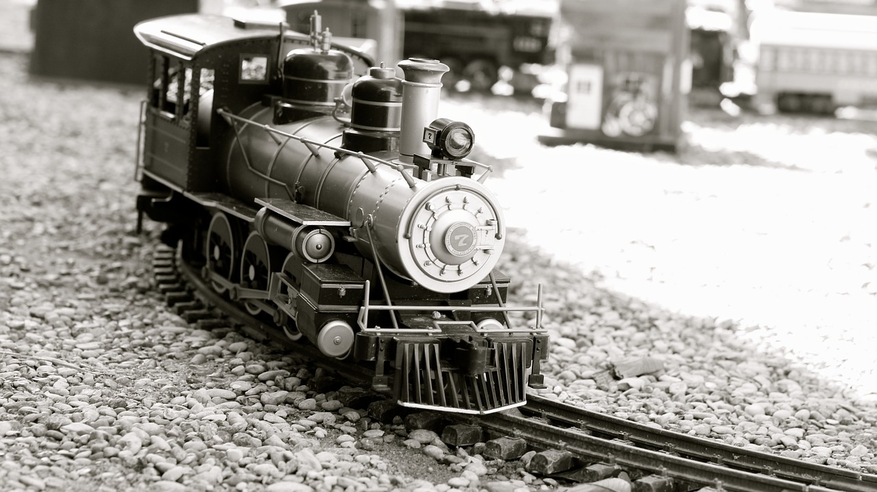 train toy locomotive free photo