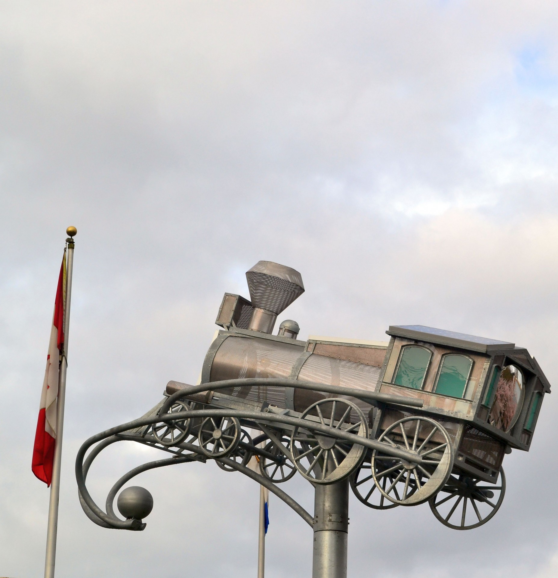 train engine sky free photo