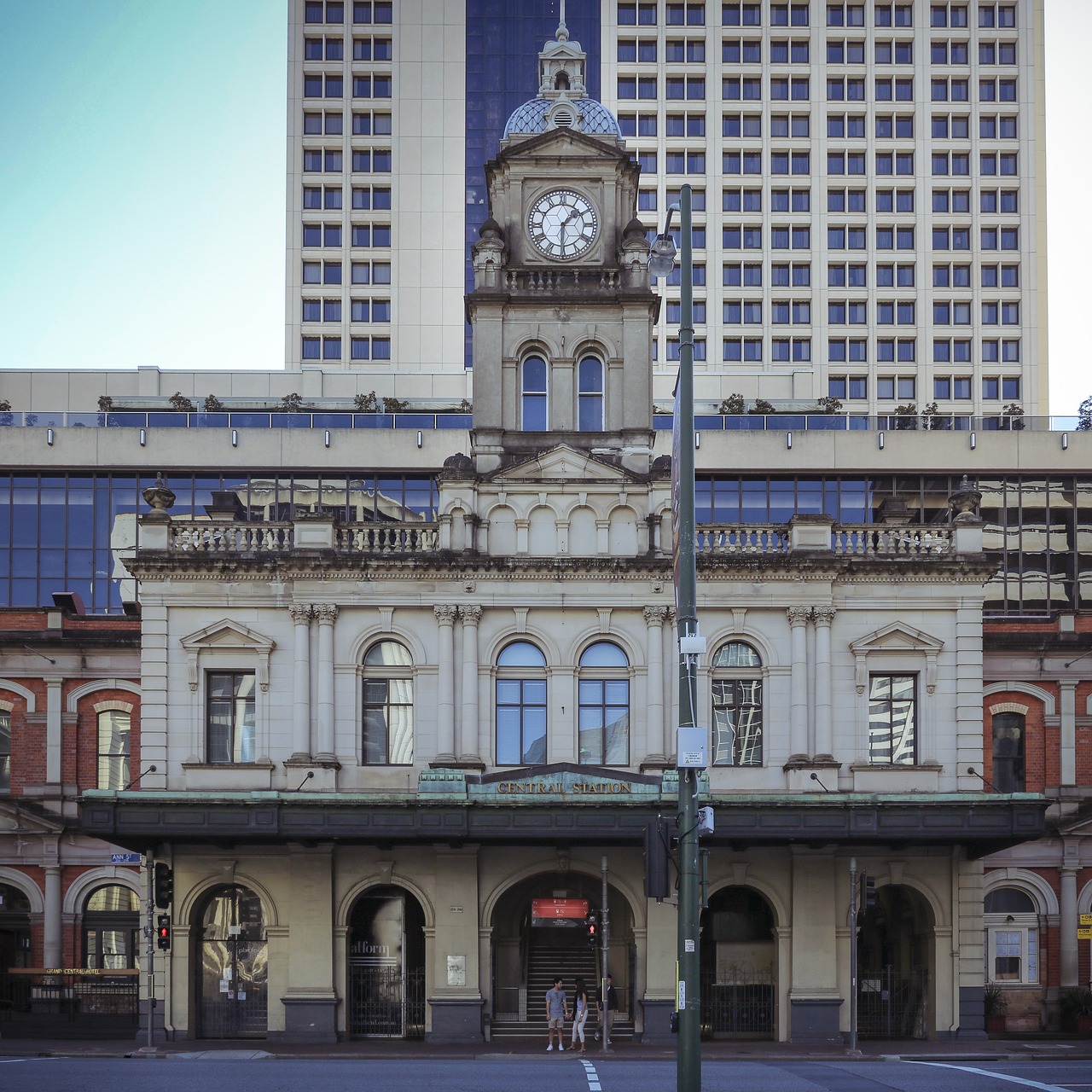 train station  brisbane  central station free photo