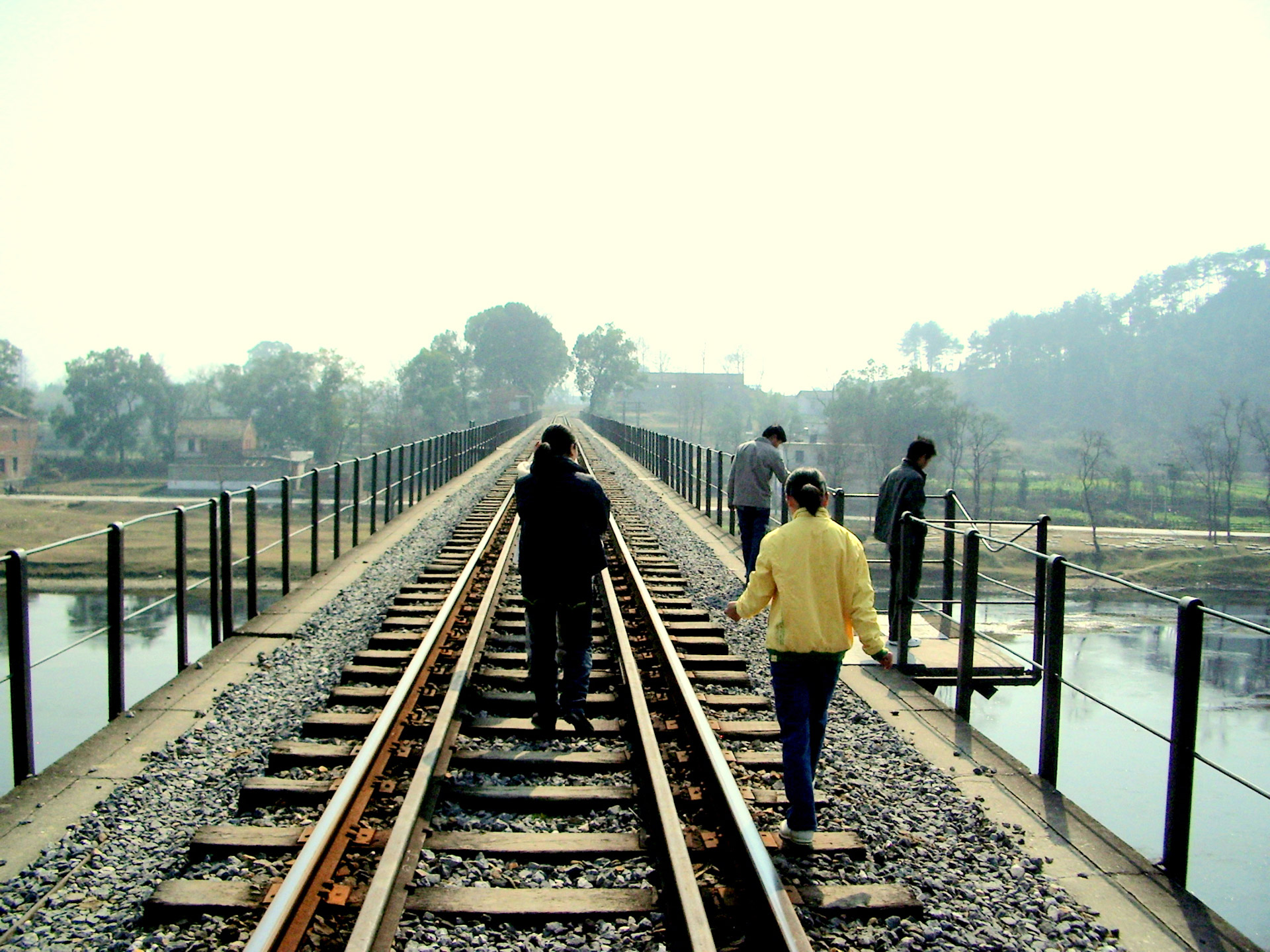 train track tracks free photo