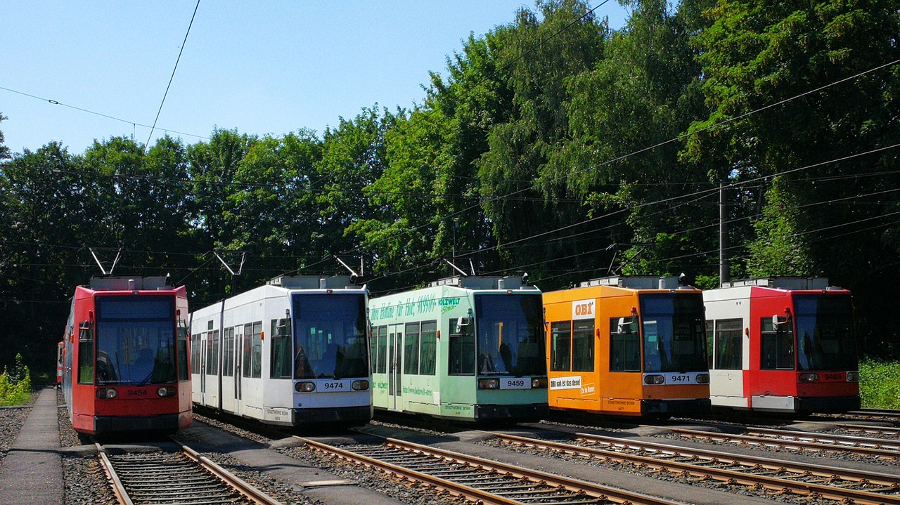 tram  low-floor cars  öpnv free photo