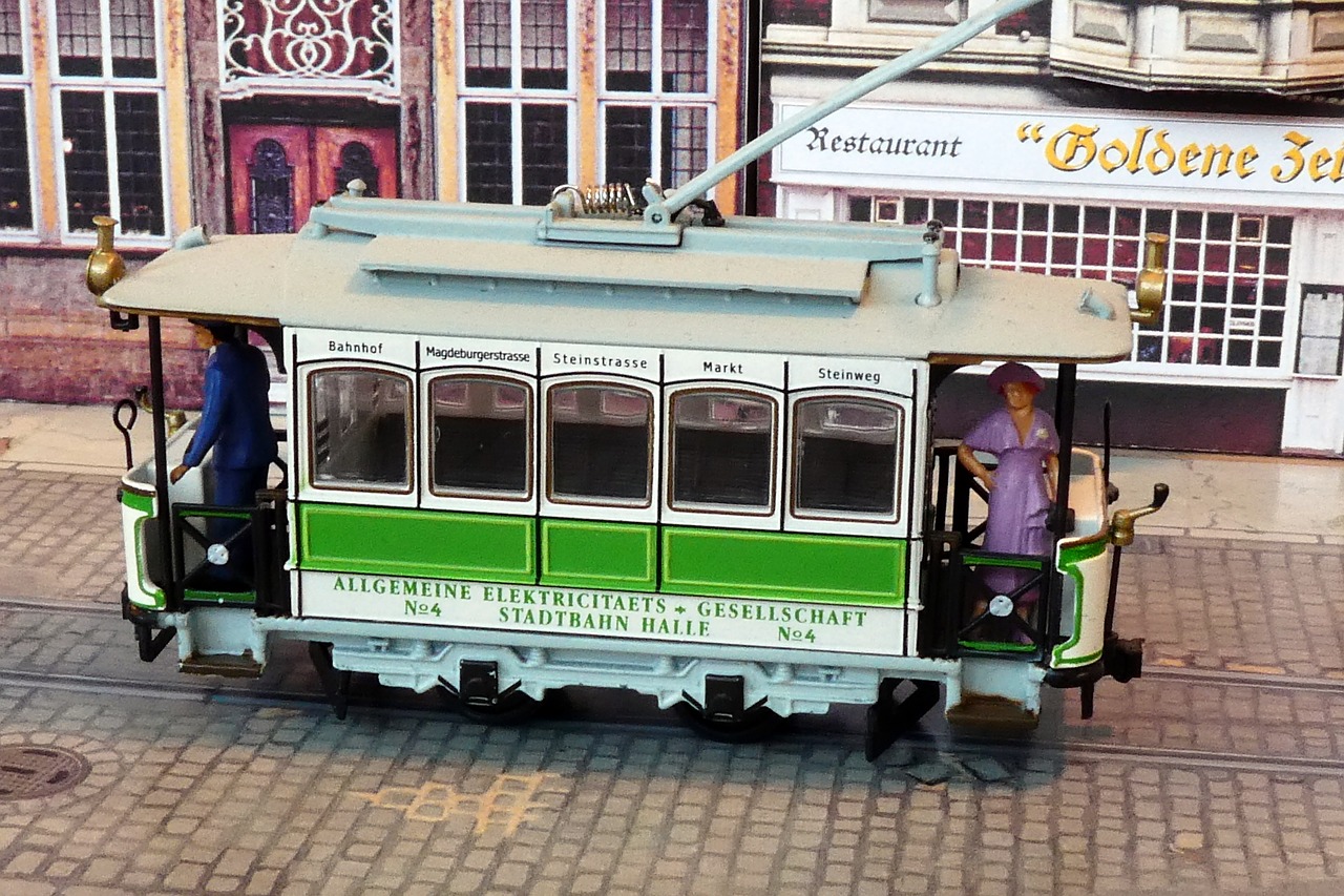 tram  toys  model train free photo