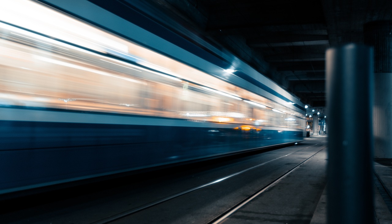 tram  public means of transport  traffic free photo