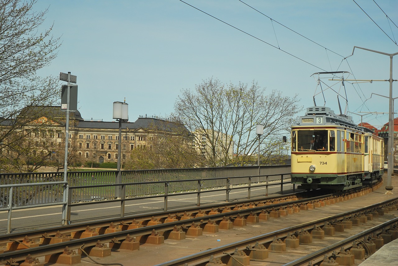 tram dresden news free photo