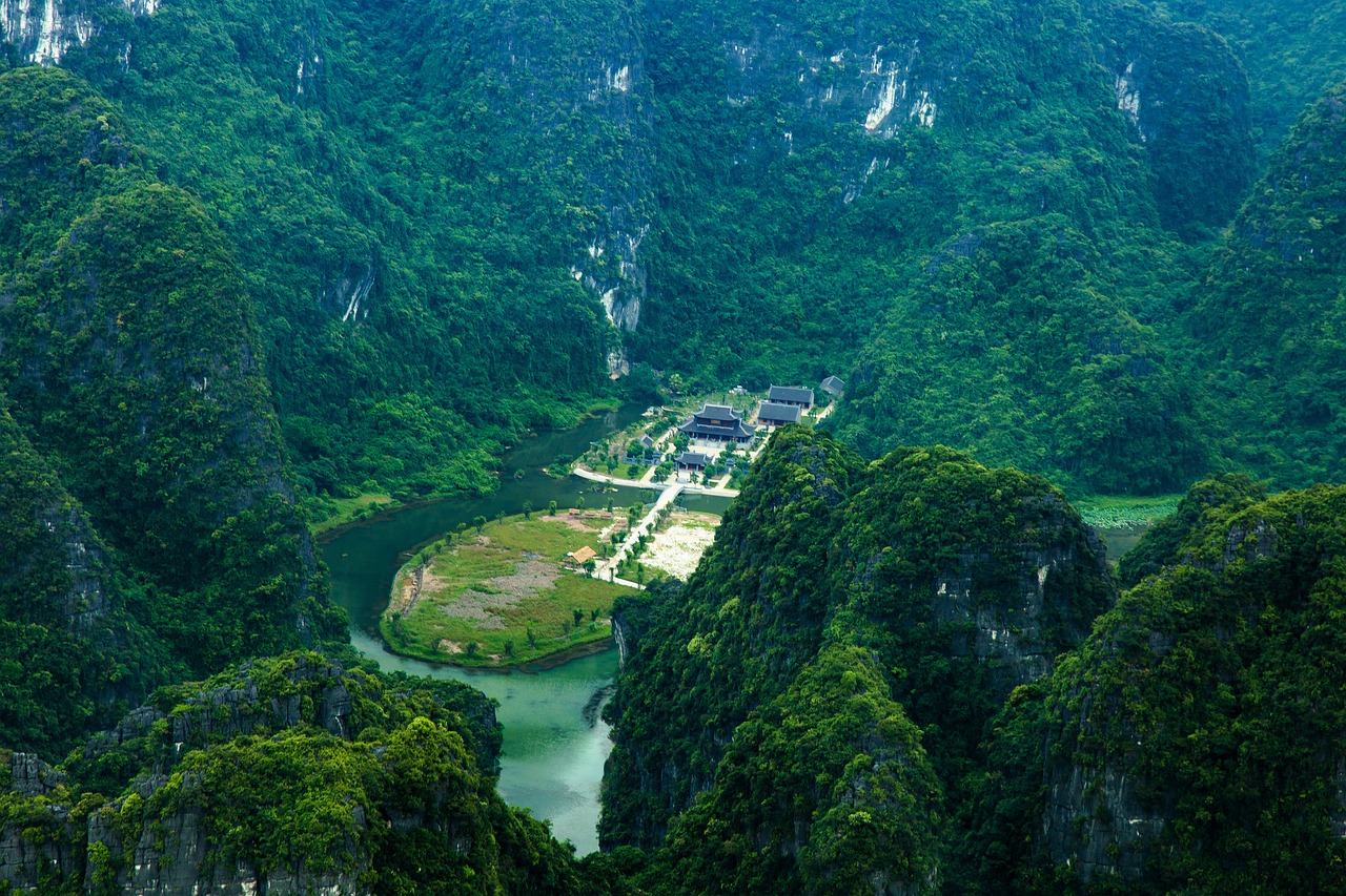 trang an bai dinh ninh binh province free photo