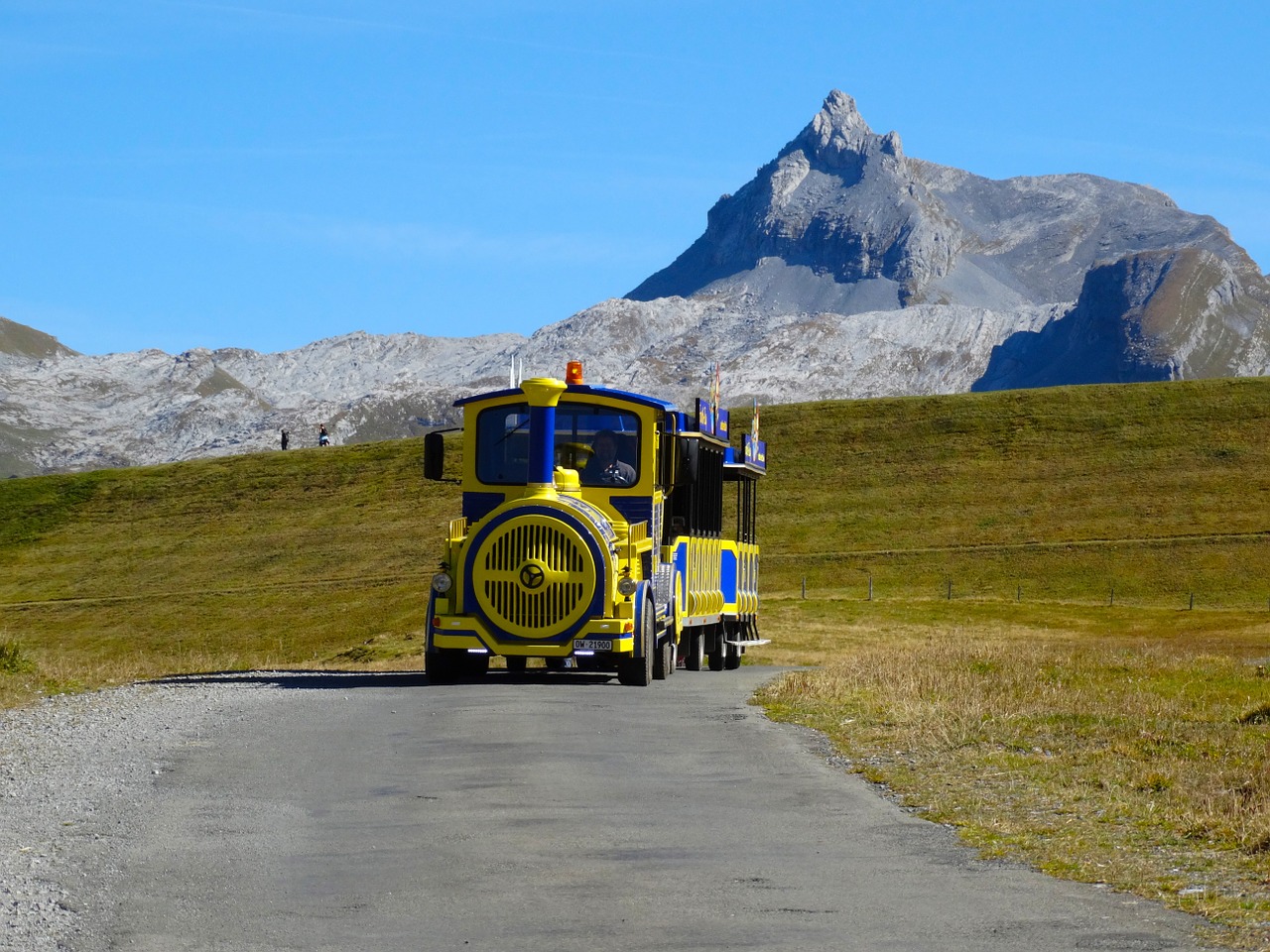 transalpine railway vehicle alpine free photo