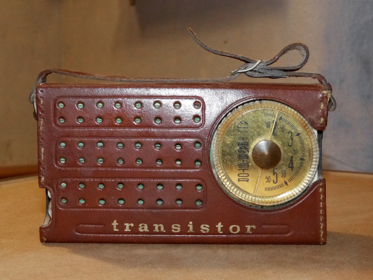 transistor radio old free photo