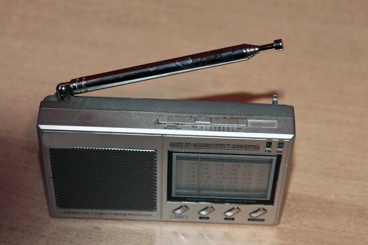 transistor radio radio retro free photo