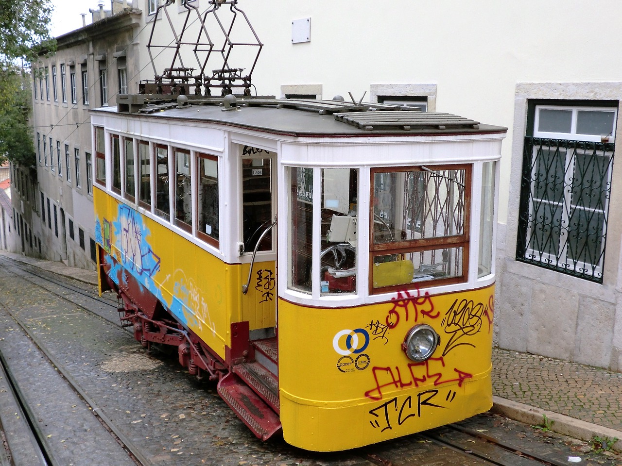 transport tram lisbon free photo