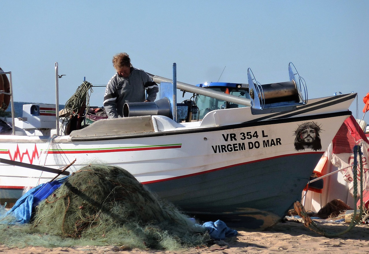 transport fishing boat visser free photo