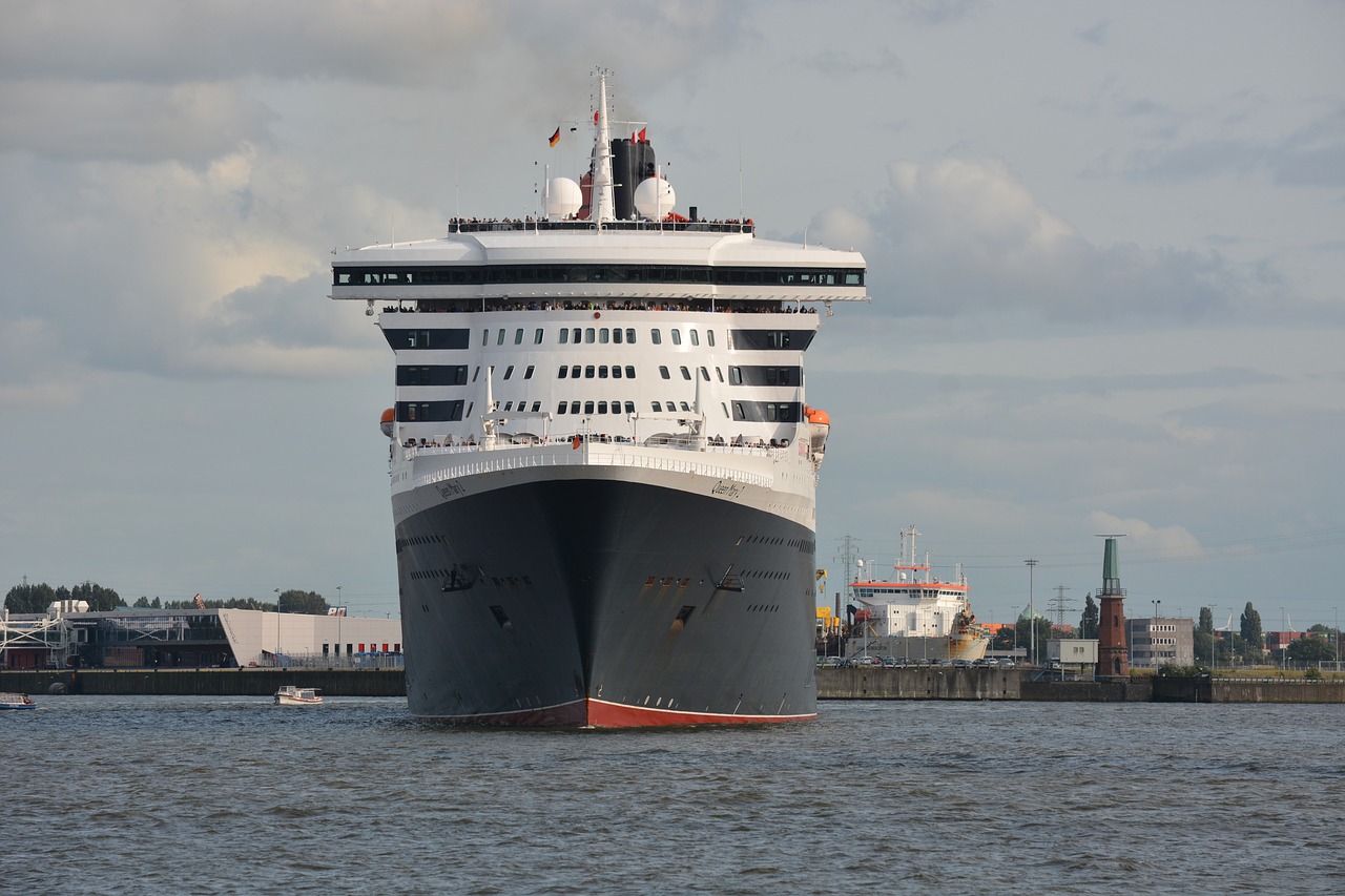 transport ship queen mary 2 free photo