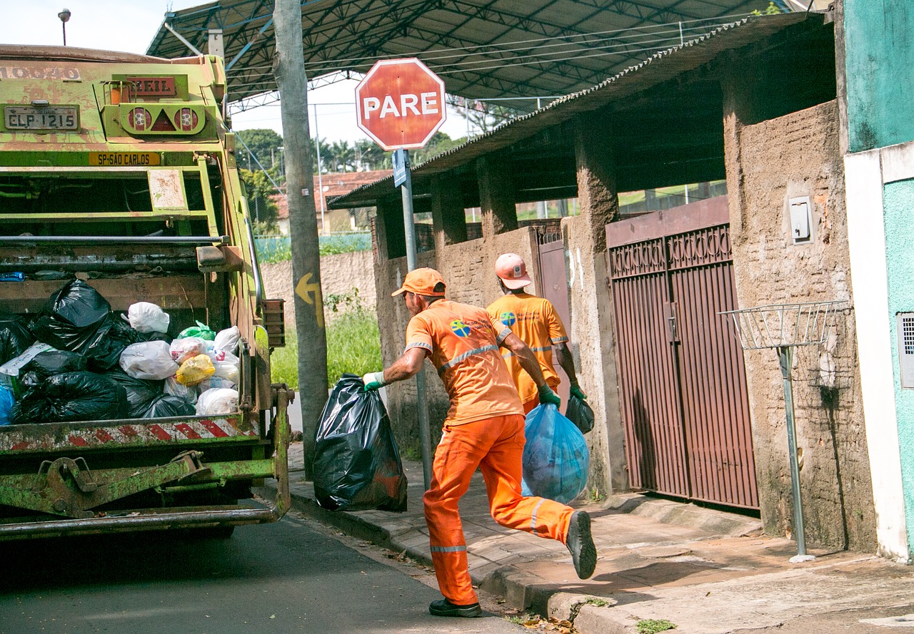 trash street-sweeper collection free photo