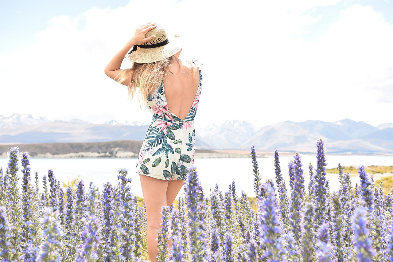 travel women flowers free photo