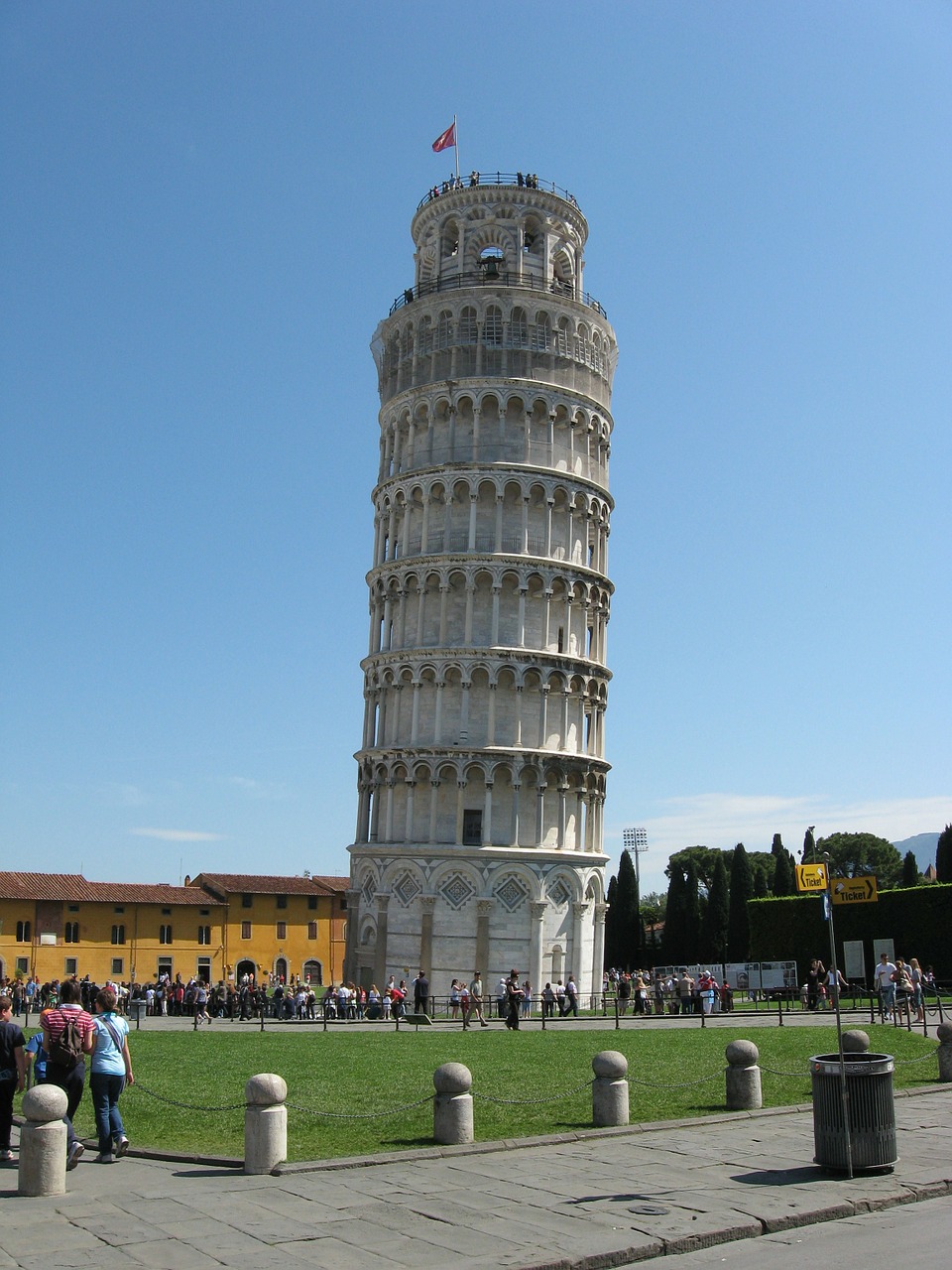 travel holiday leaning tower free photo