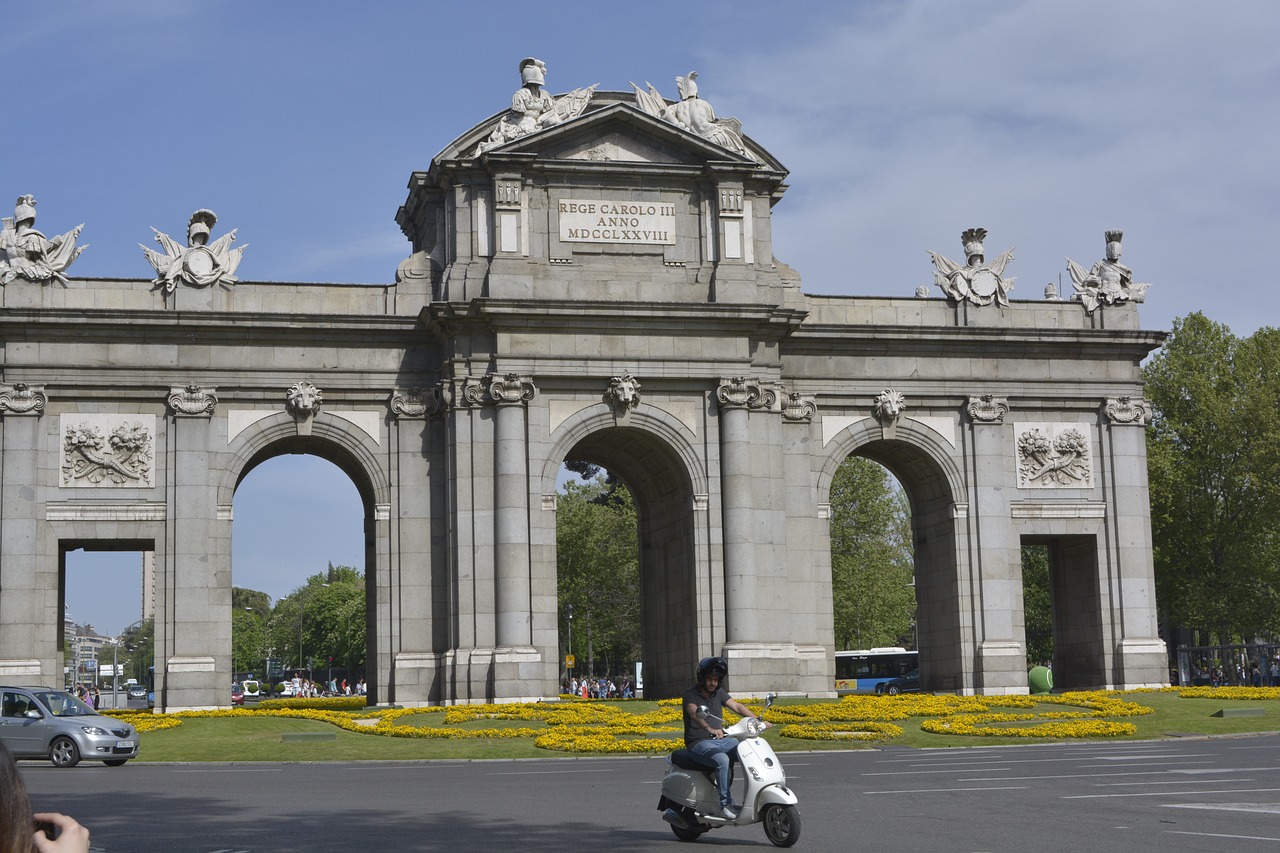 travel puerta de alcalá spain free photo