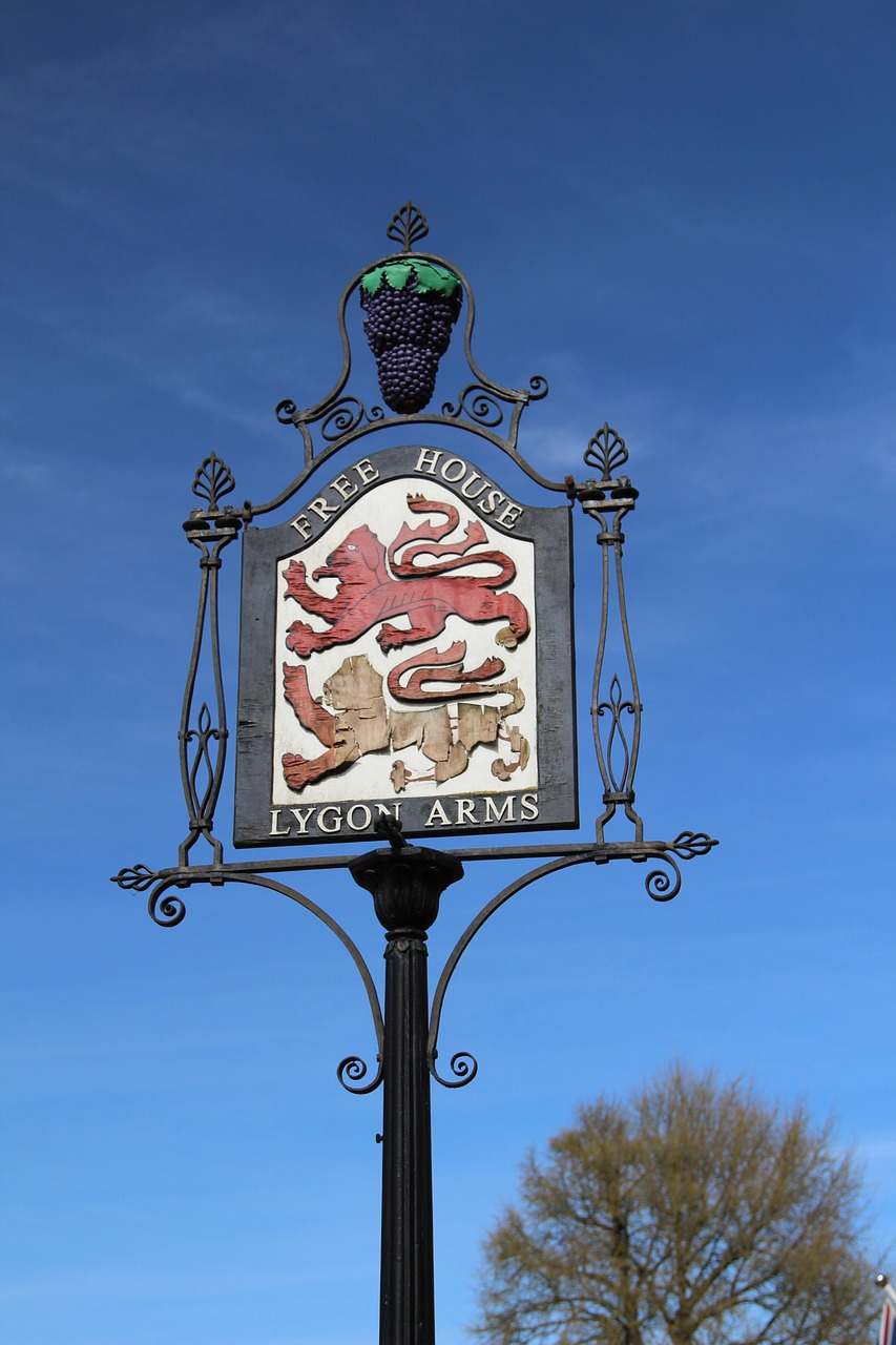 travel old pub sign free photo