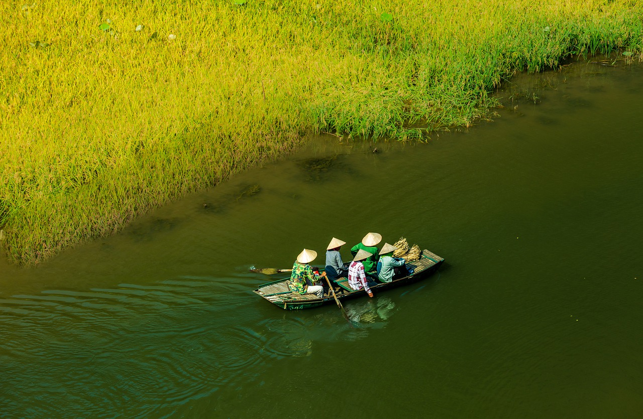 travel  boat  people free photo