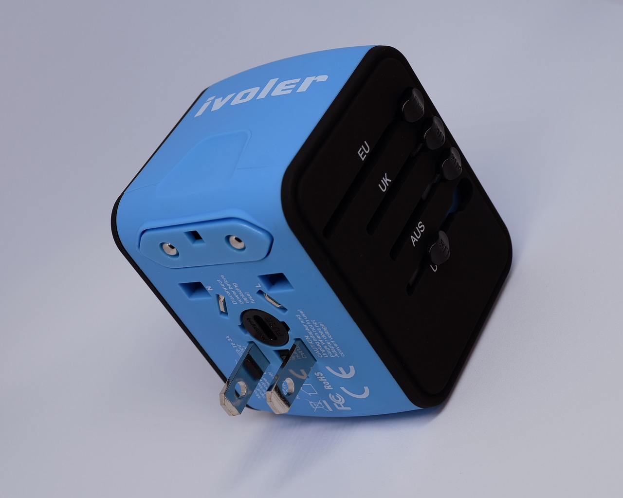 travel adapter  plug  charging plug free photo