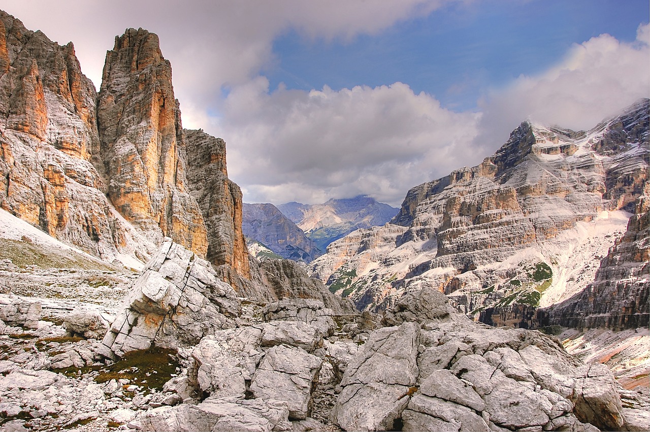 travenanzes  dolomites  tofane free photo