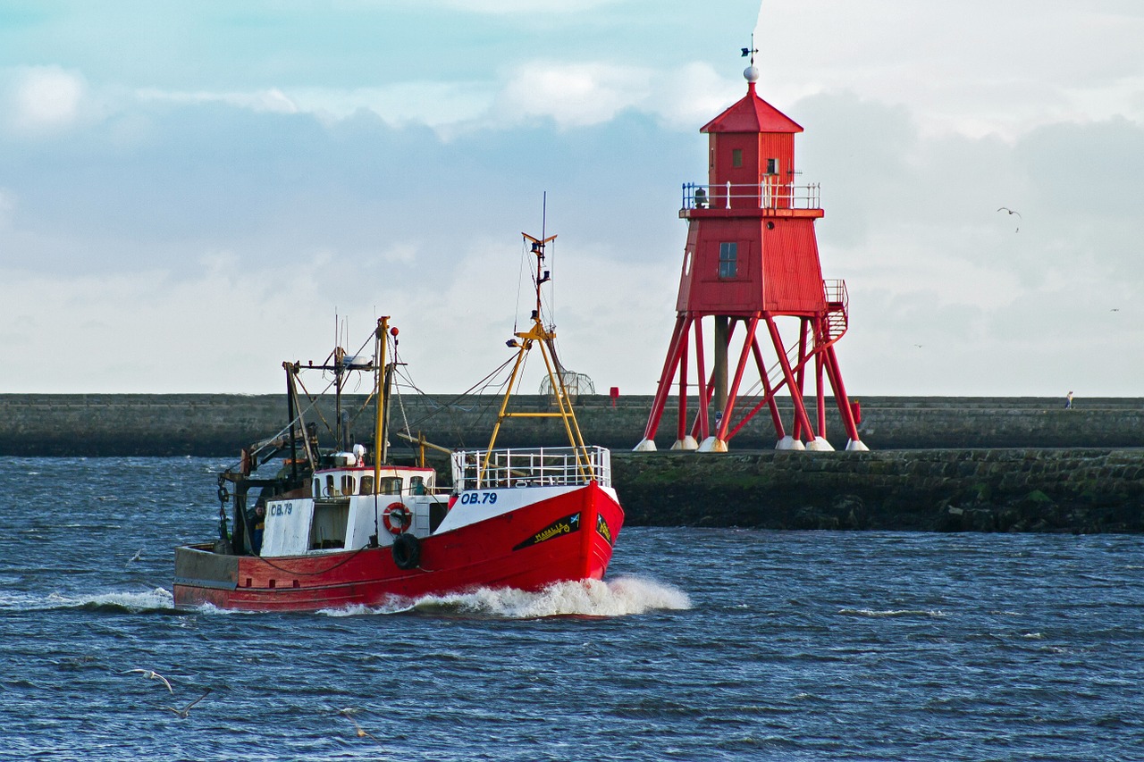 trawler fishing northshields free photo