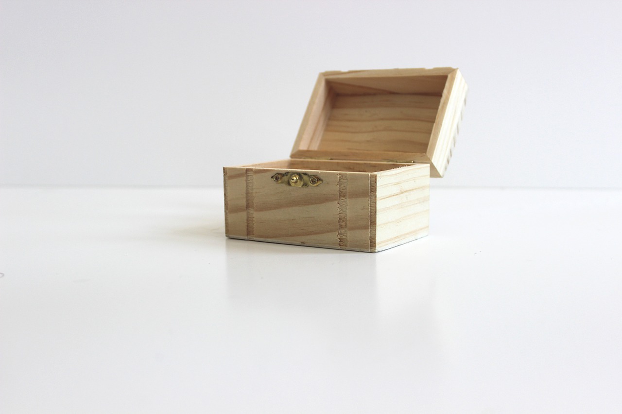 treasure box wood free photo
