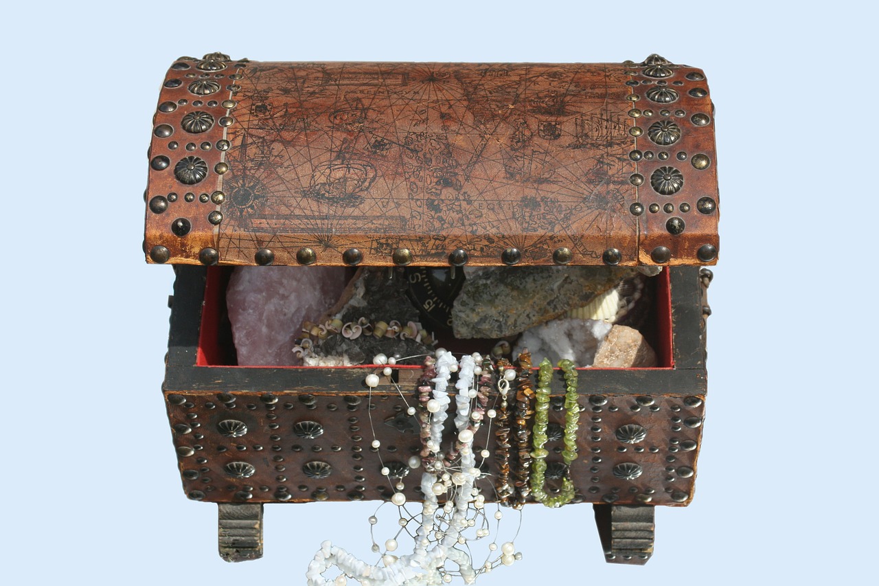 treasure chest chest gems free photo