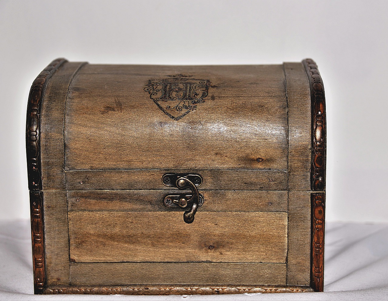 treasure chest wood chest free photo