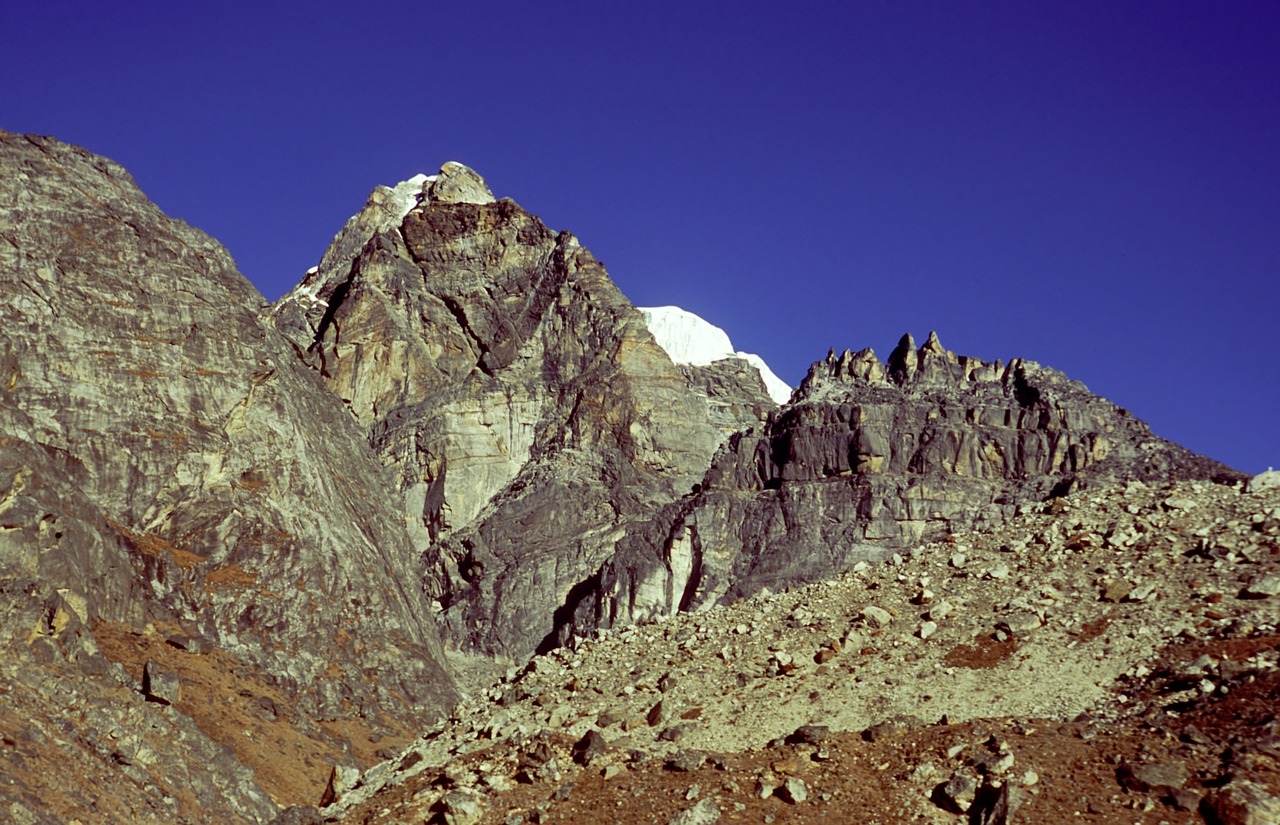 trekking nepal landscape free photo