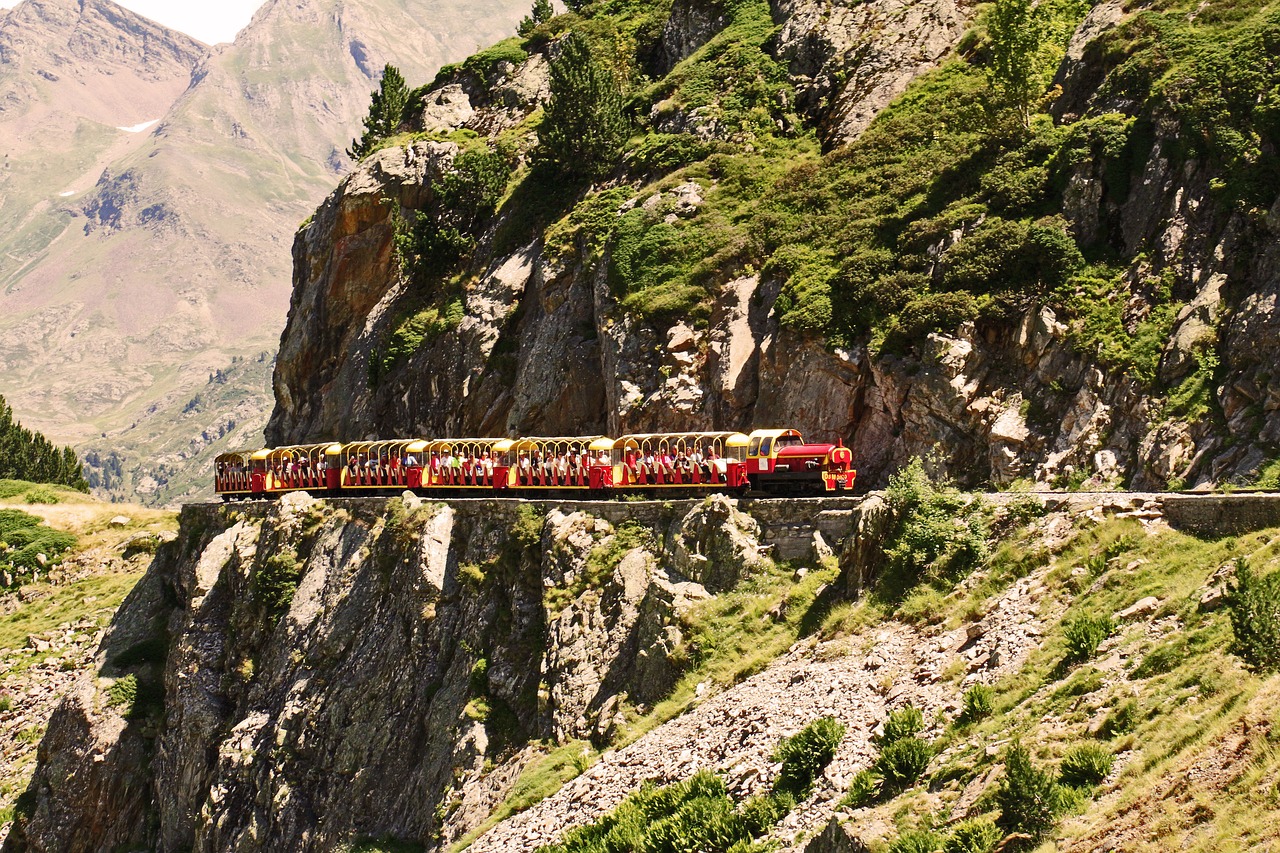tren turistico  france  artouste free photo