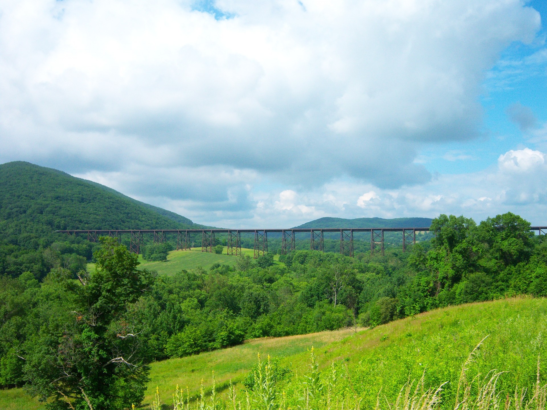 train trestle mountains new york free photo