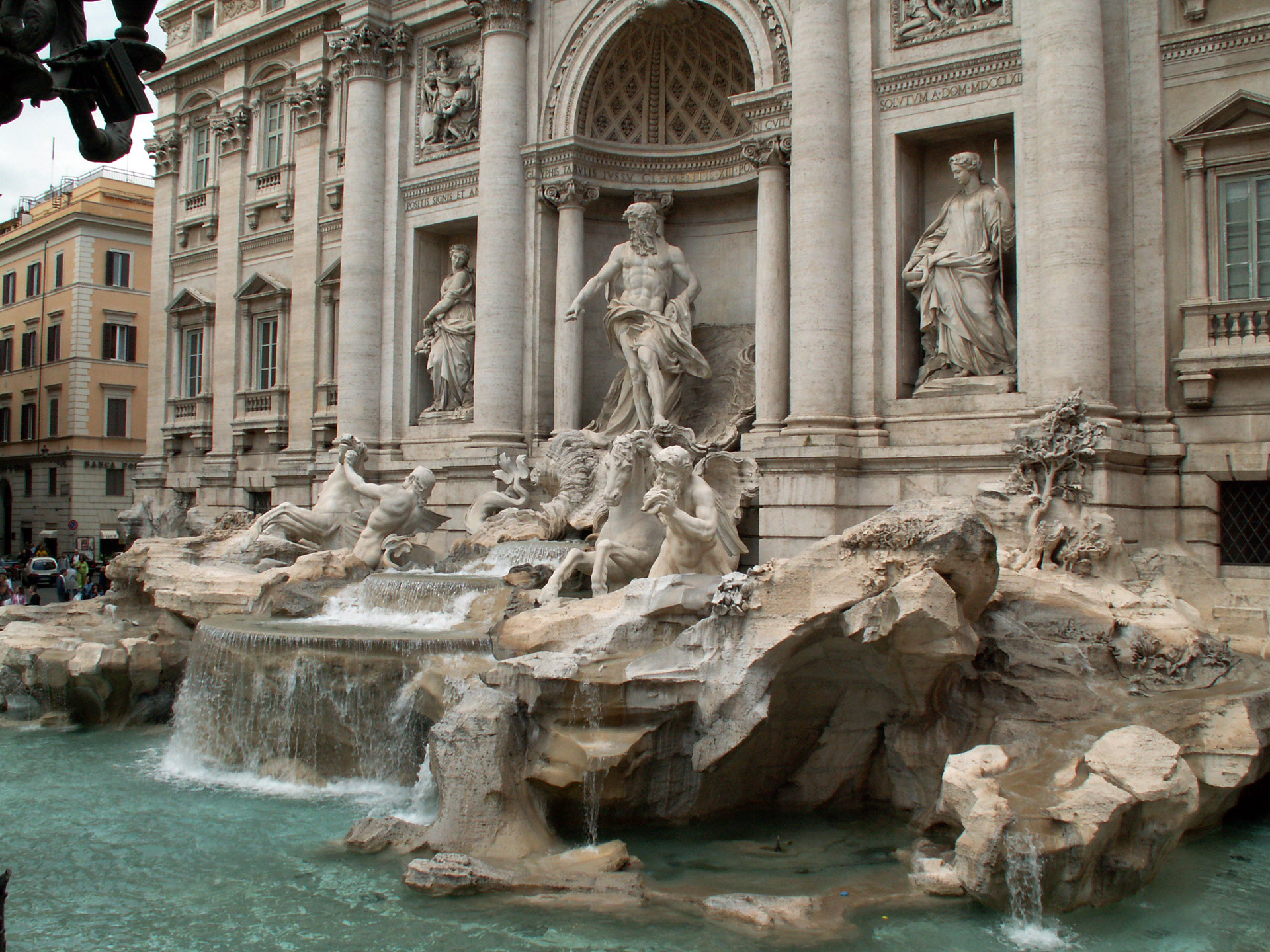 trevi fountain rome free photo