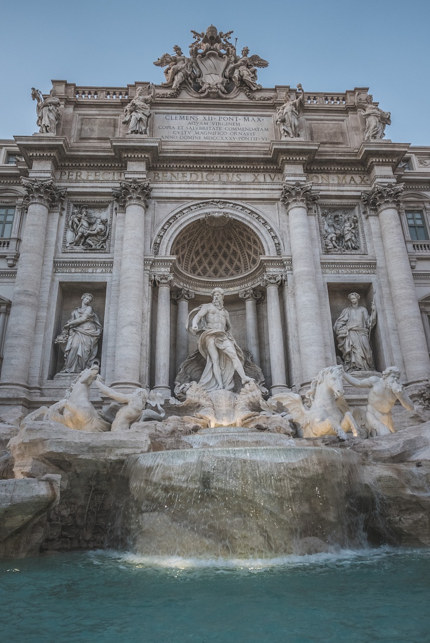 trevi's fountain monument italy free photo