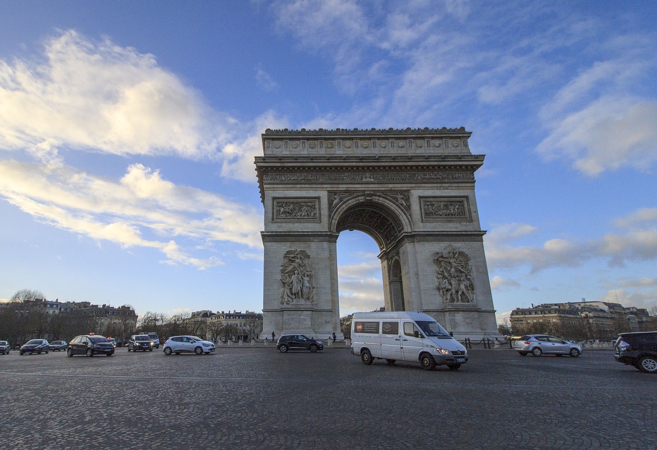 triumphal arch paris france free photo