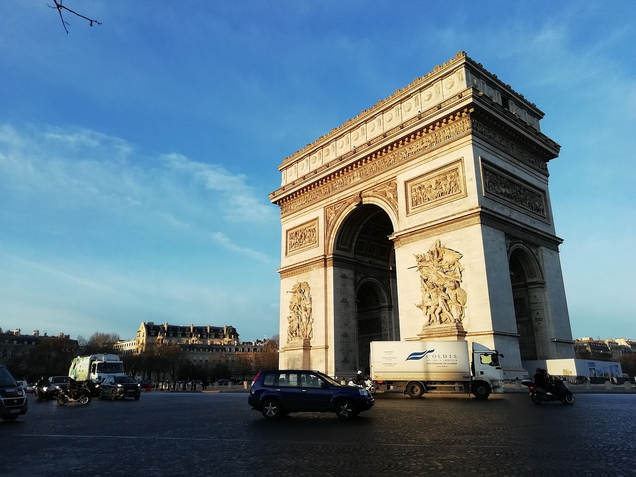 triumphal arch  the principle of perspective  paris free photo