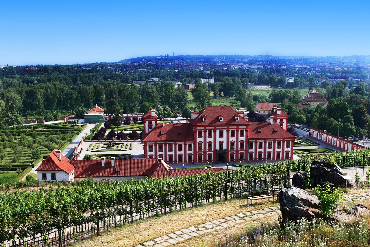 troja castle maze monument free photo