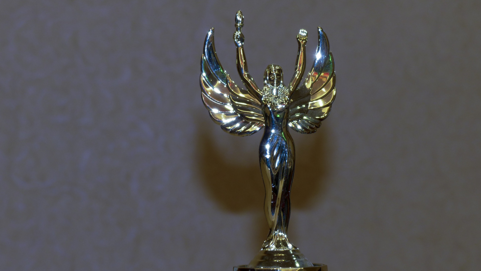 trophy statue award free photo