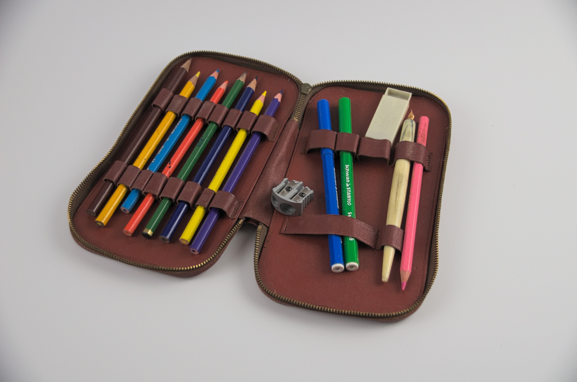 kit crayons colored pencils free photo