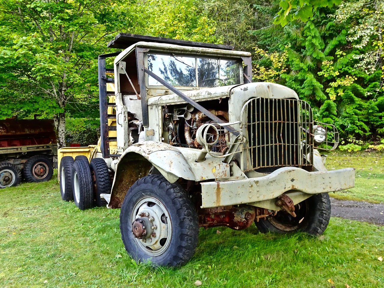 truck engine machinery free photo