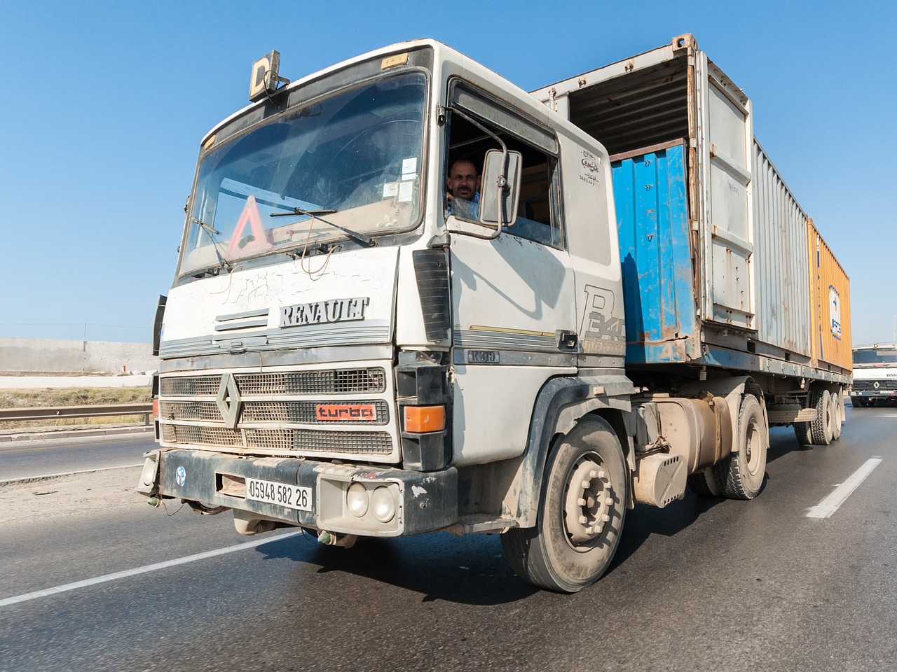 truck road tipaza free photo