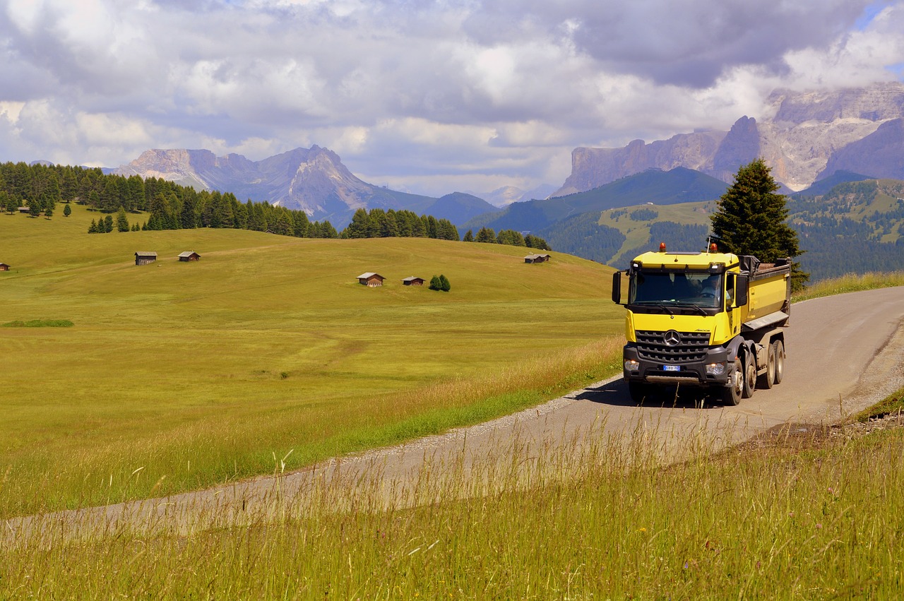 truck road prato free photo