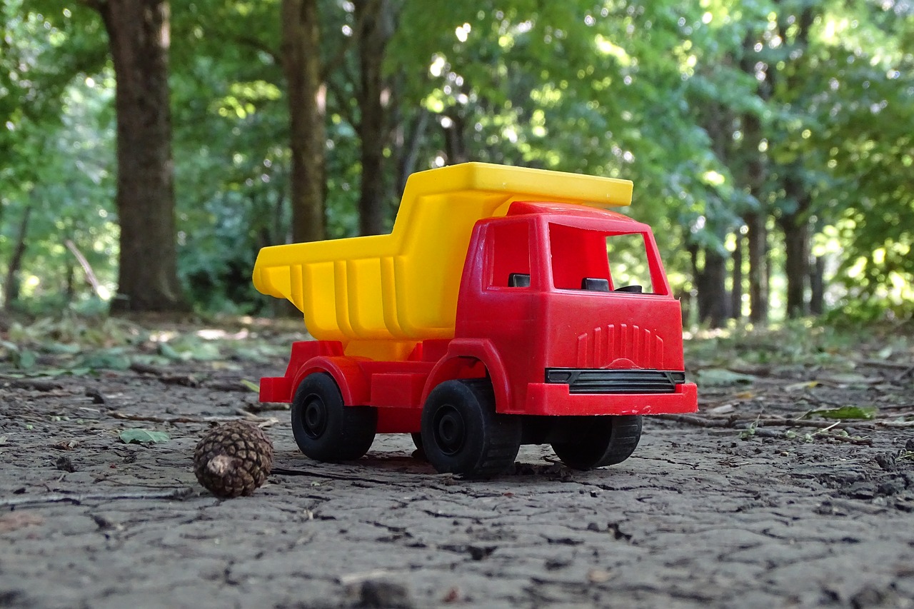 truck  toy  trucking free photo