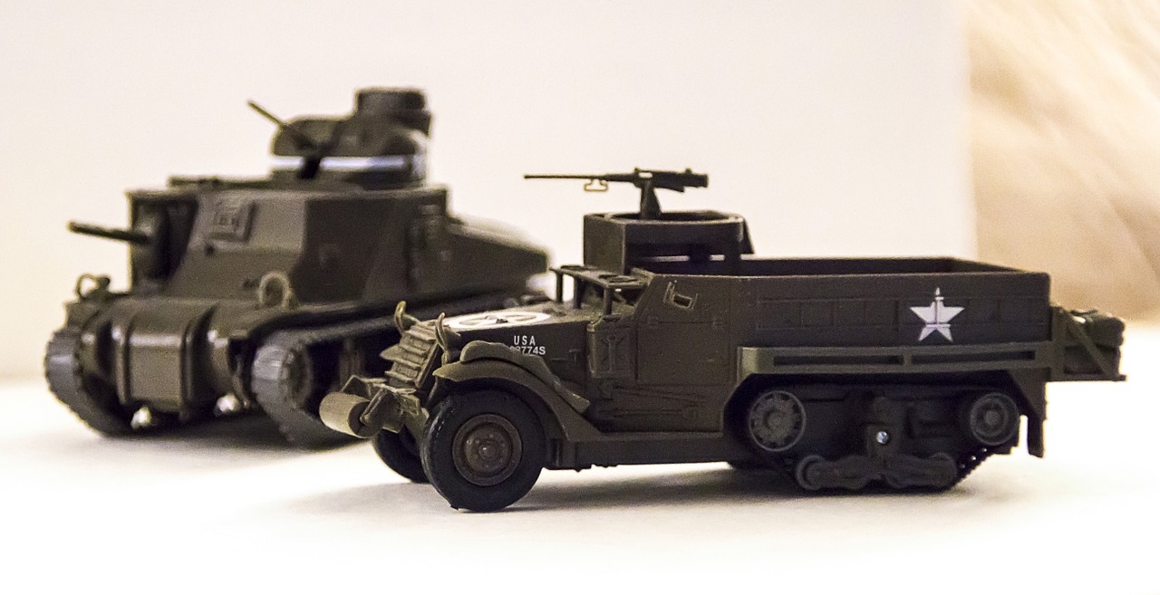 truck military miniature free photo