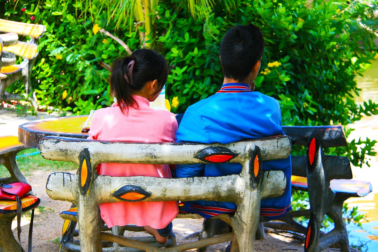 true love couple bench free photo