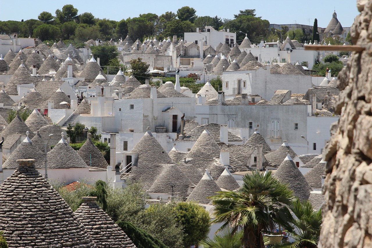 trulli alberobello puglia free photo