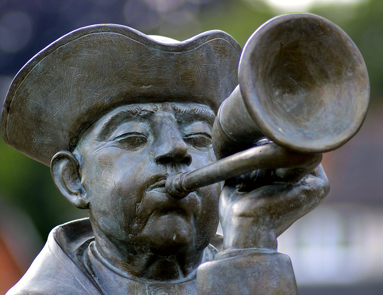 trumpeter statue sculpture free photo