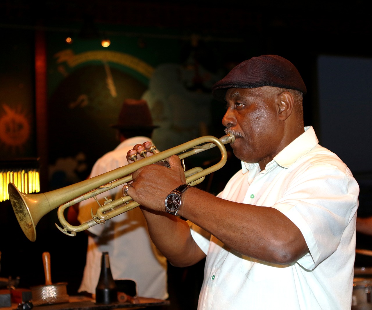 trumpeter trumpet cuba free photo