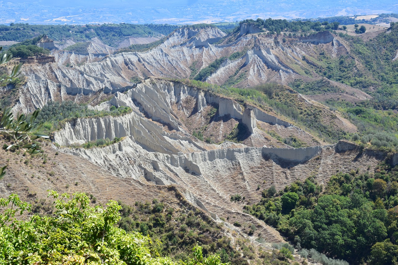 tuff civita bagnoregio italy free photo