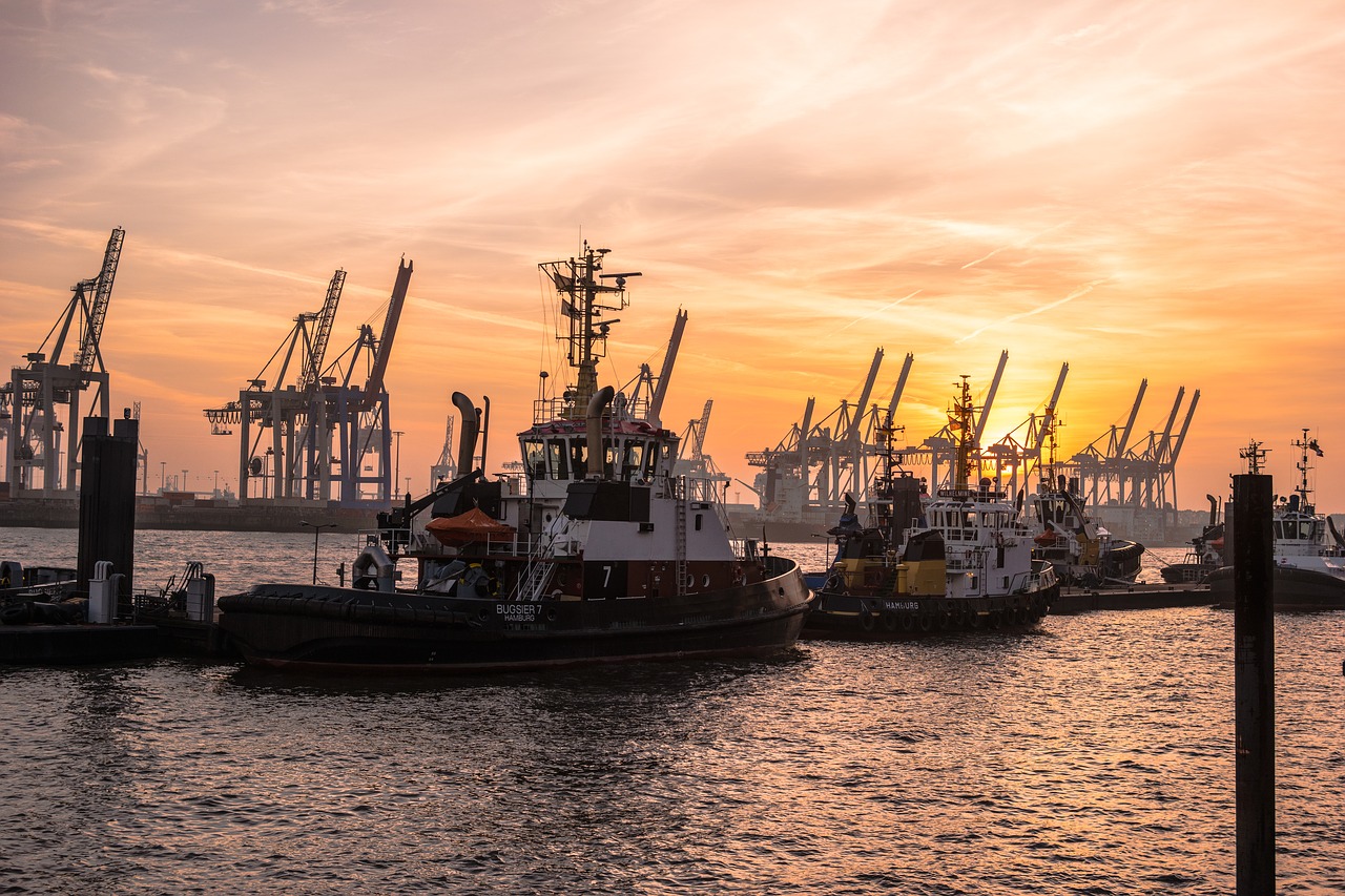 tug  cranes  harbour free photo