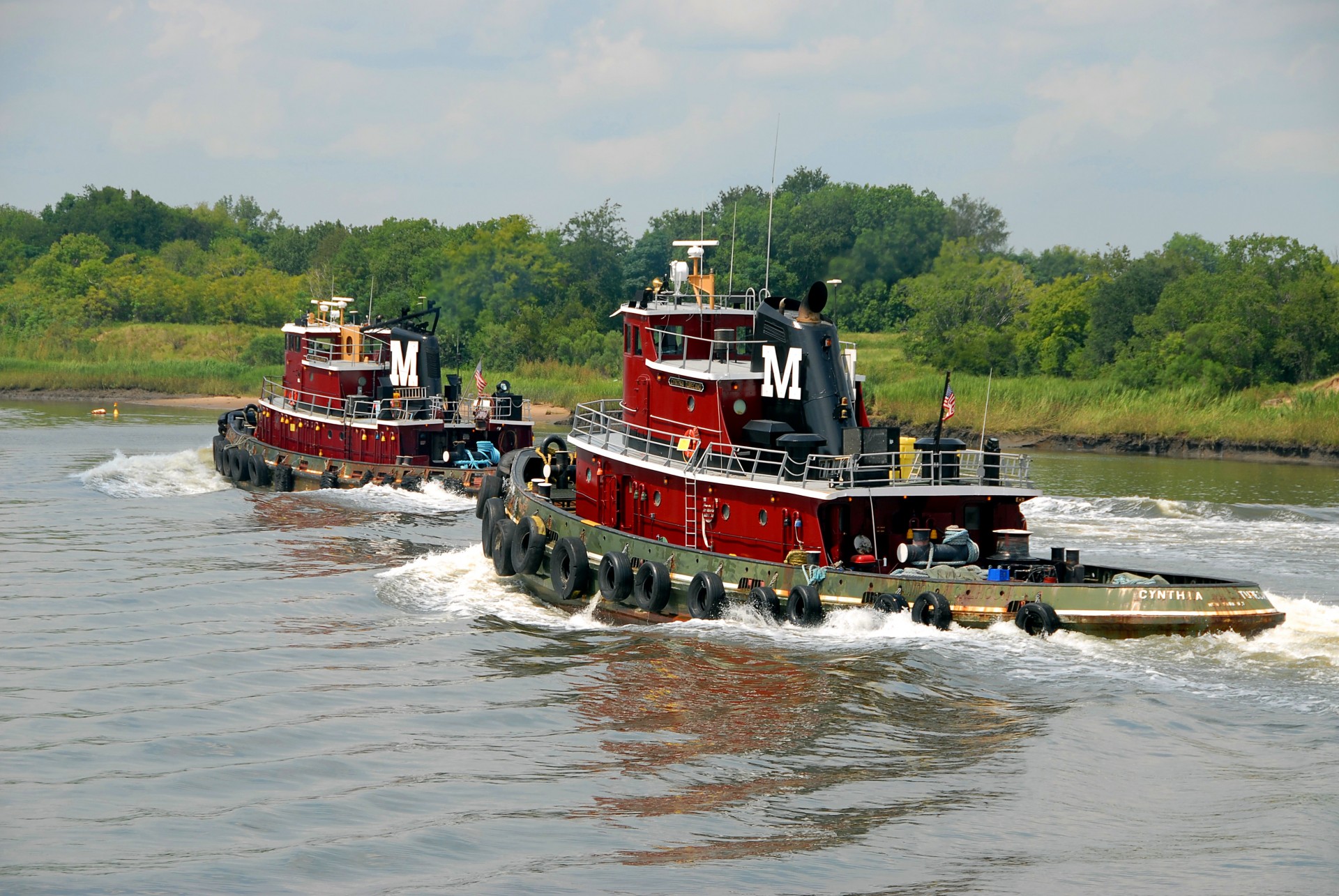 ship water tug free photo