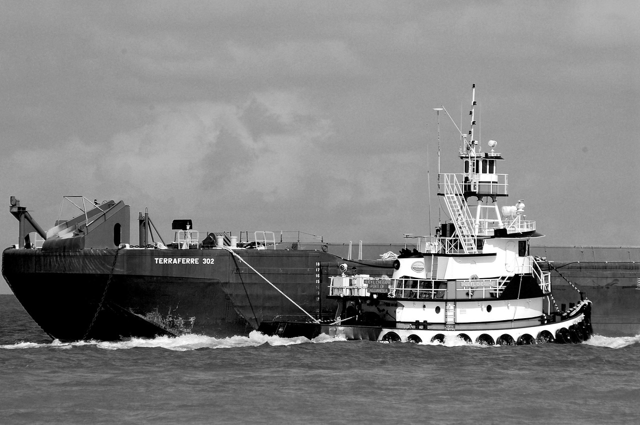 tugboat  tug  boat free photo